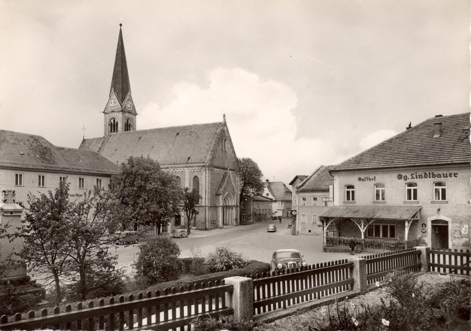 Blick über den Marktplatz um 1955.