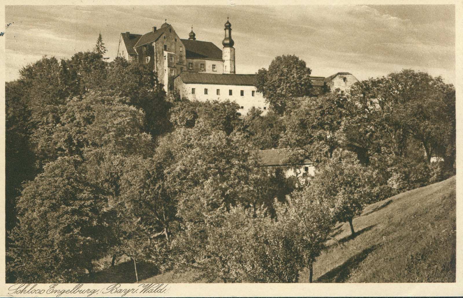 Die Englischen Fräulein übernehmen das Schloss.