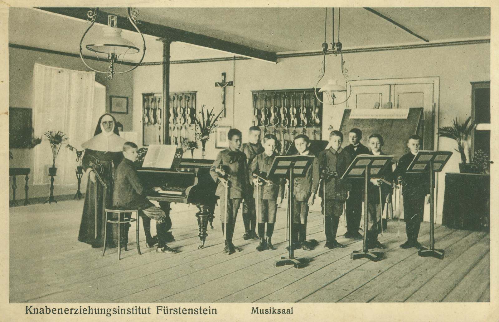 Geigenunterricht um 1920.