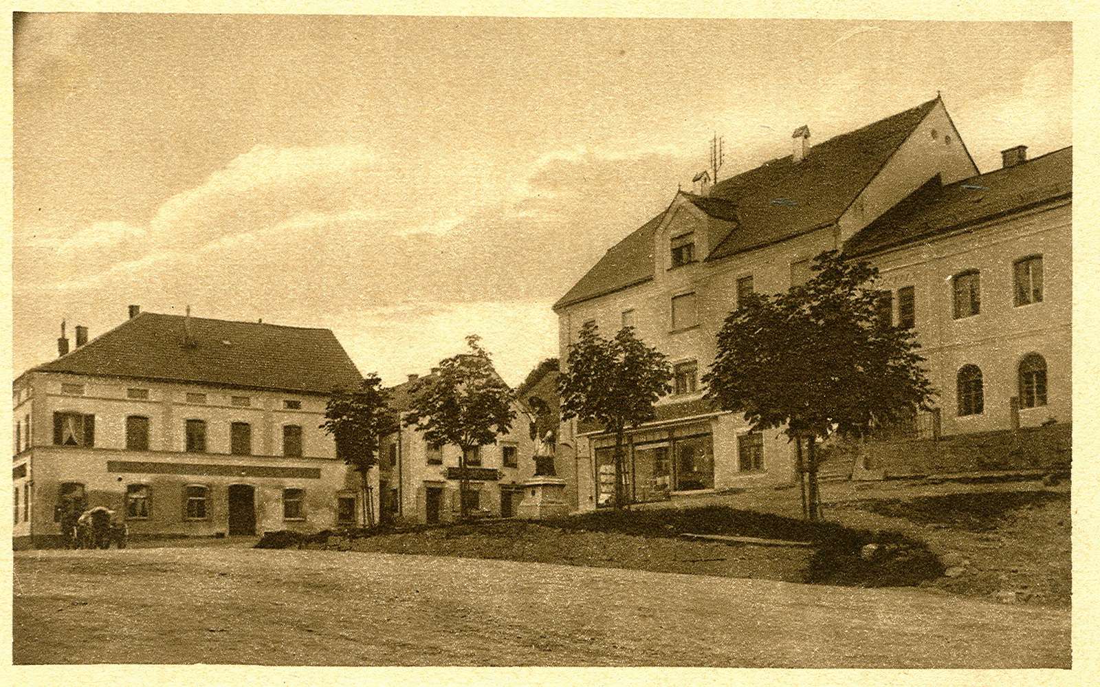 Die Häuser beim Nepomuk um 1915.